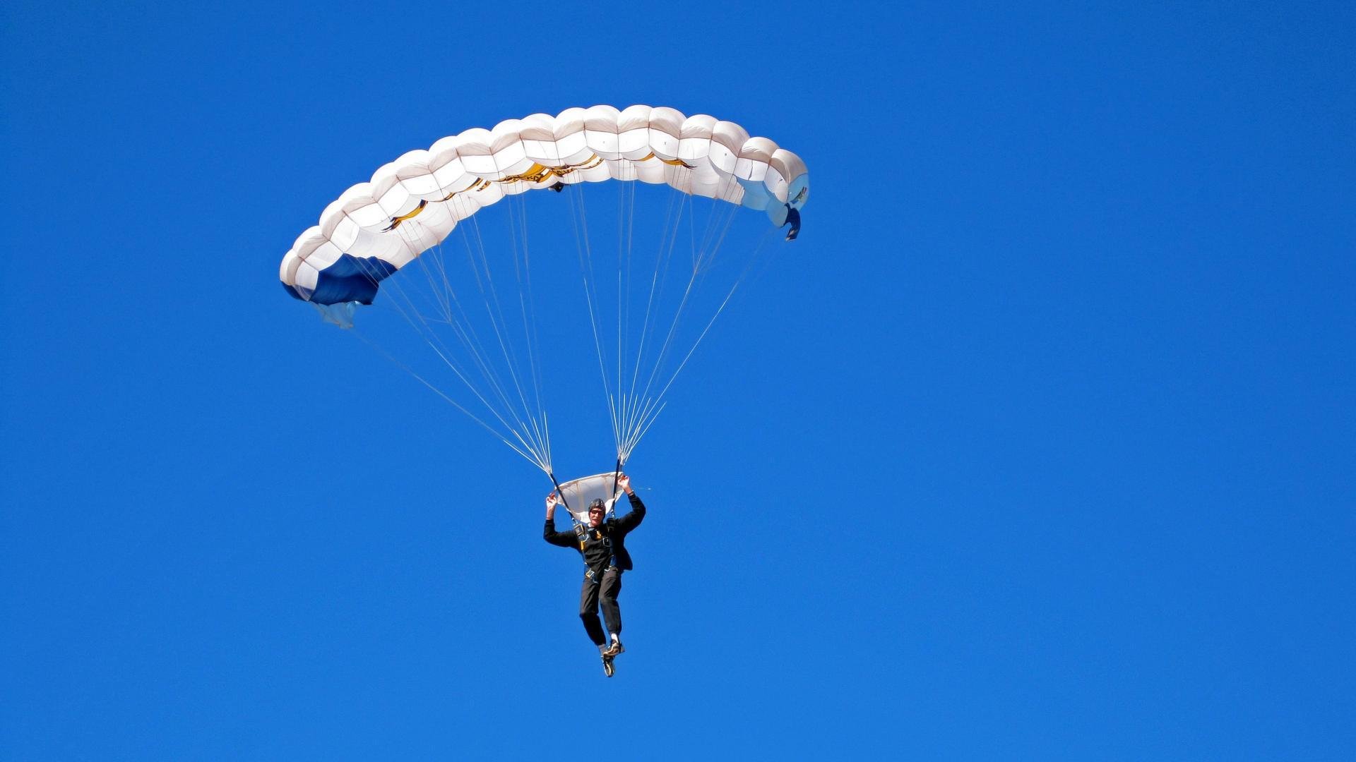 体育新闻中心优化体育赛事直播信号传输技术，体育直播信号源